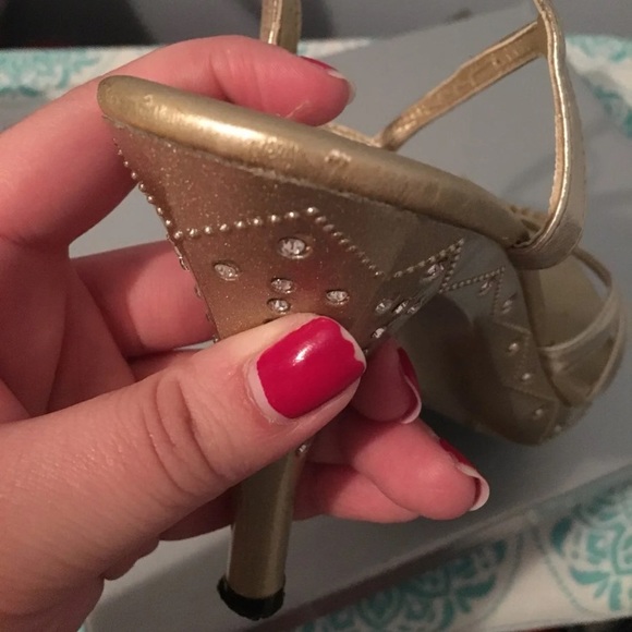 LASONIA Sparkly Gold High Heels - Picture 2 of 3